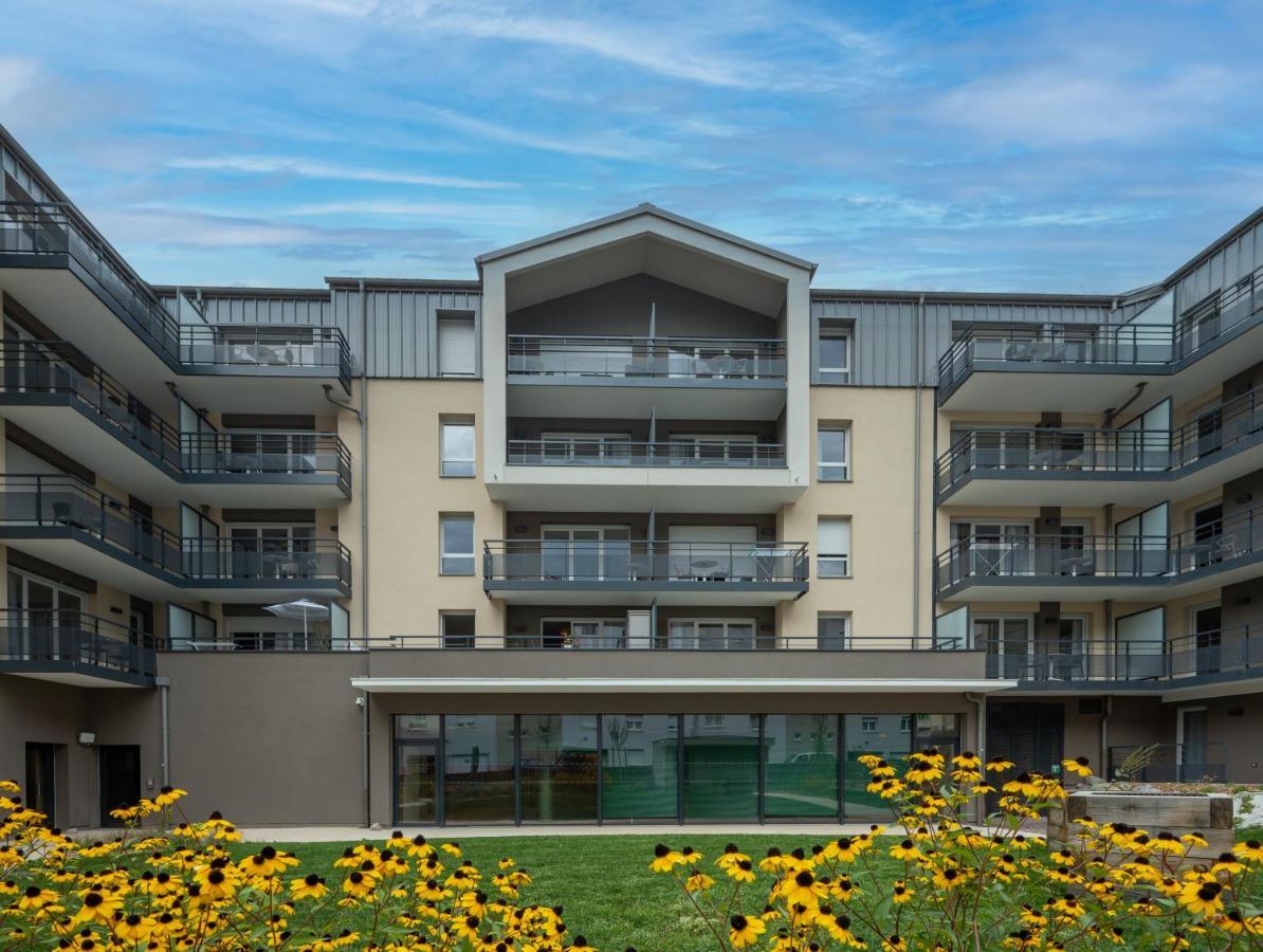 Domitys L'Horologia Aparthotel Cluses Exterior photo